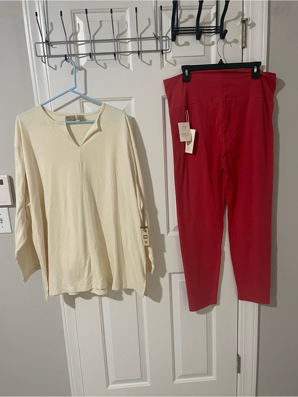 Women's Red High-Waist Stretch leggings set 3x nwt mountain lake cream tunic